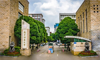 �ό�������W