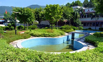 �ؑc�н�(j��ng)�Q(m��o)�е��I(y��)�W(xu��)У