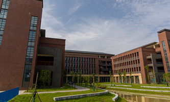 ������܇�C늌W(xu��)У