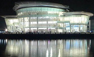 ����������W