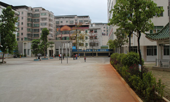 ÷������������W(xu��)У