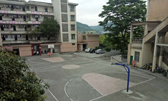 ��������Ů���е��I(y��)�WУ