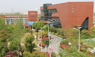 �Ϸ������W(xu��)У